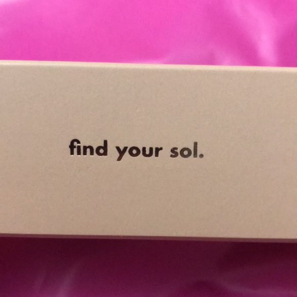 Colourpop Sol Body Glow Oil: Golden NEW BNIB - Picture 4 of 8
